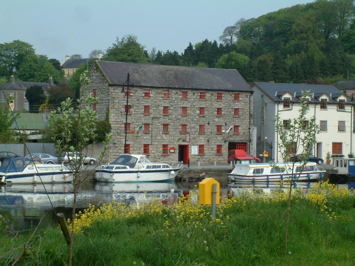 Waterside Guest house *